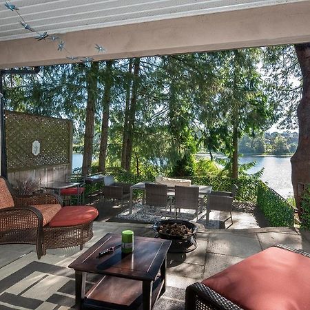 Willow Suite - Lakeside Retreat วิกตอเรีย ภายนอก รูปภาพ