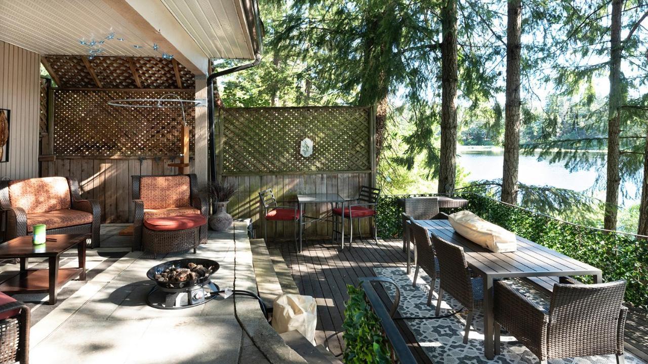 Willow Suite - Lakeside Retreat วิกตอเรีย ภายนอก รูปภาพ