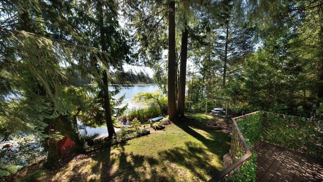 Willow Suite - Lakeside Retreat วิกตอเรีย ภายนอก รูปภาพ